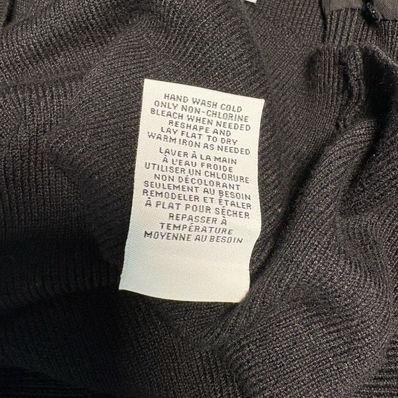 Carmen Marc Valvo Black Sheer Sleeve Top‎ Size Medium Office Career Dressy - Picture 7 of 9